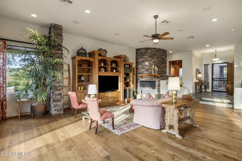 20-web-or-mls-D46A1064