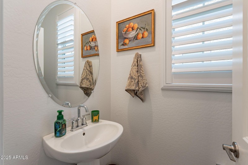 Downwswtairs 1/2 Bathroom