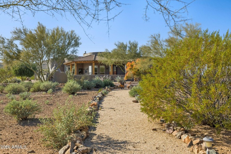 5-web-or-mls-39819-n-26th-st