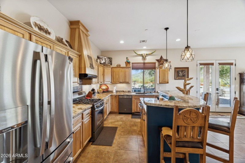 12-web-or-mls-39819-n-26th-st