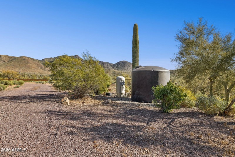 39-web-or-mls-39819-n-26th-st