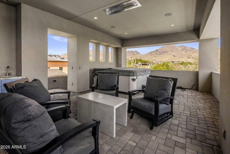 080_Upstairs Balcony with hot tub