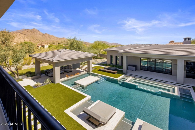 081_Balcony Pool View