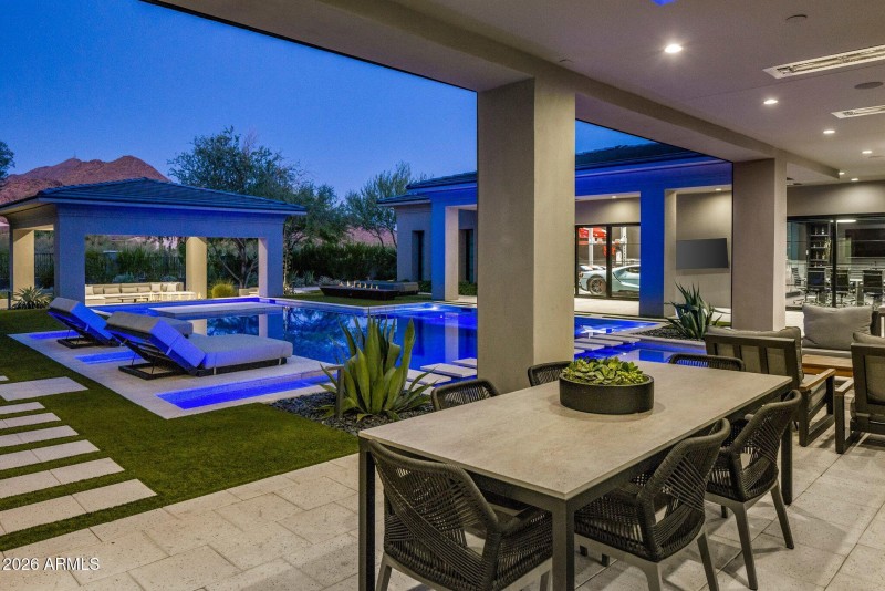 076_Covered Patio Views