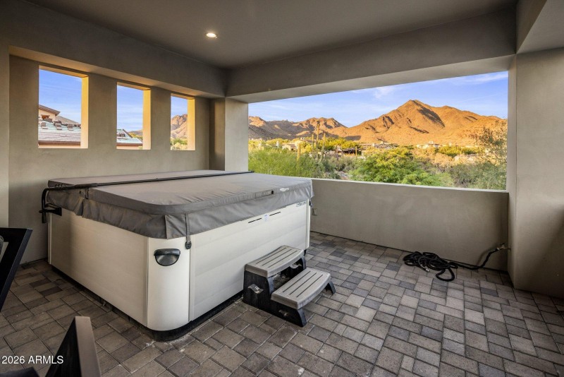 084_Upstairs Balcony Hot Tub