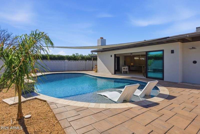 Baja Shelf & Outdoor Shower