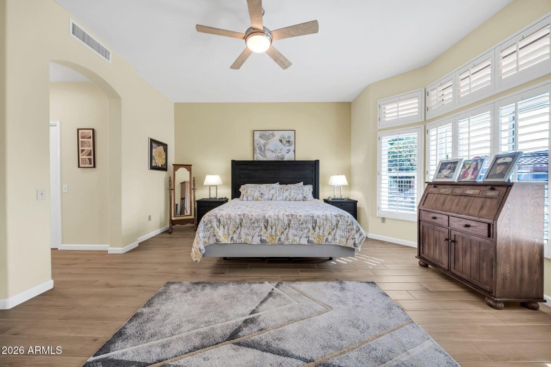 SPLIT 2 BEDROOM FLOOR PLAN