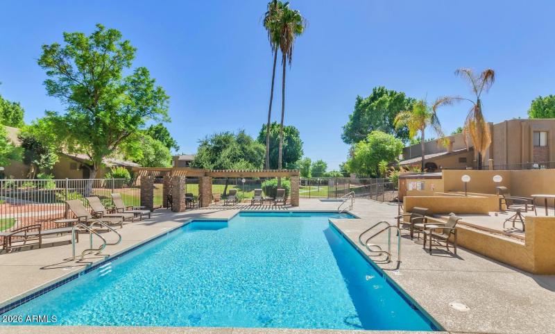 3825 E Camelback Rd-large-004-8-Communit