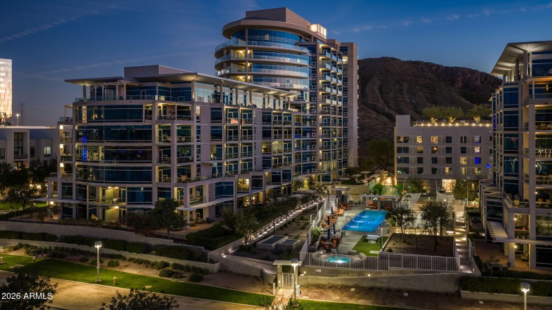 1-web-or-mls-140 E Rio Salado Pkwy 804,