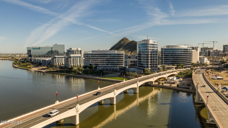 31-web-or-mls-140 E Rio Salado Pkwy 804,