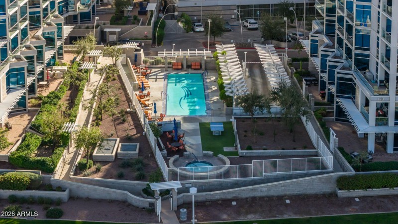 33-web-or-mls-140 E Rio Salado Pkwy 804,