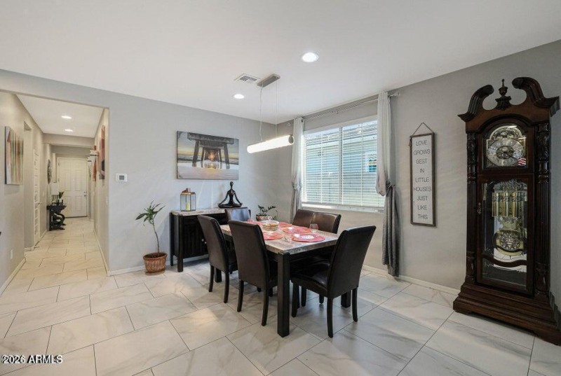 2112 S 123rd Ln pic 3