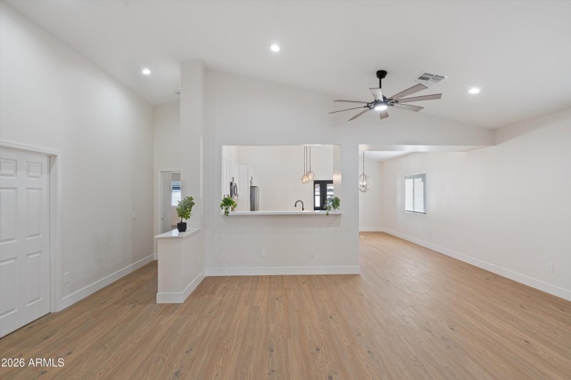 06-Family Room to Kitchen