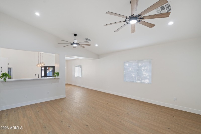 05-Family Room to Kitchen