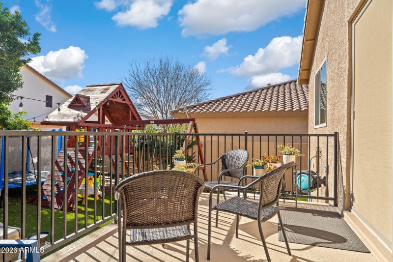 OUTDOOR BALCONY PATIO