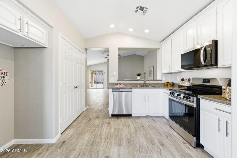 18-web-or-mls-45151 Paraiso Ln-18