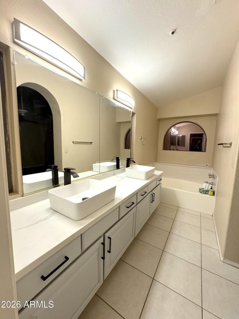 5 - Master Bath - IMG_1288