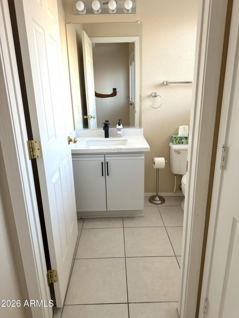 9 - Powder Room - IMG_1274