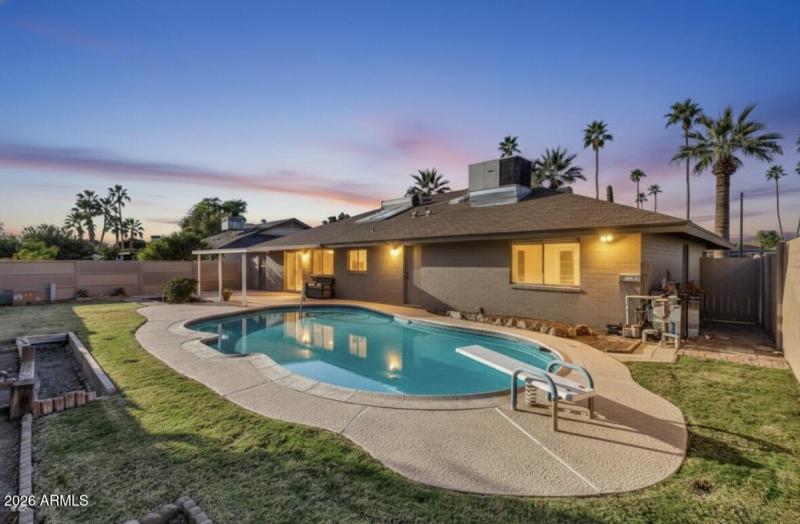 1645 W Nido Ave - VS