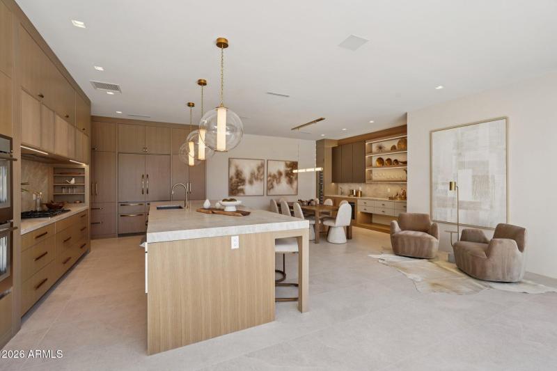 Kitchen & Dining Area