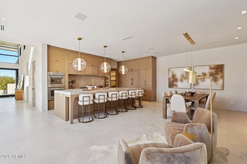 Kitchen & Dining Area