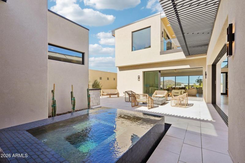 Courtyard & Rim Flow Spa