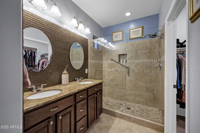 20194 N Riverbank Rd-24