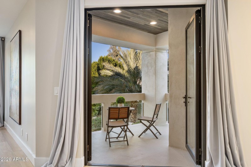 balcony off primary bedroom