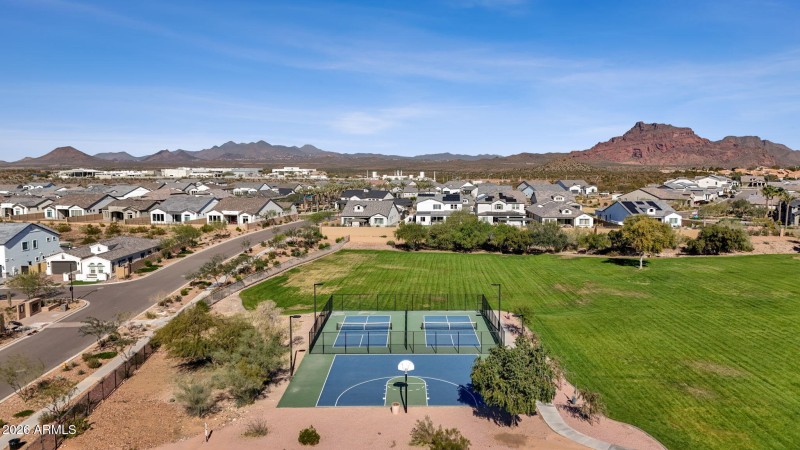 82-web-or-mls-5924-e-redmont-dr