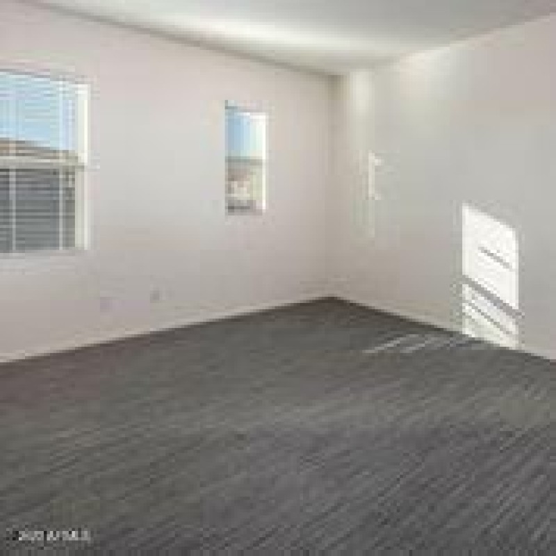 4712 Ensuite Bedroom