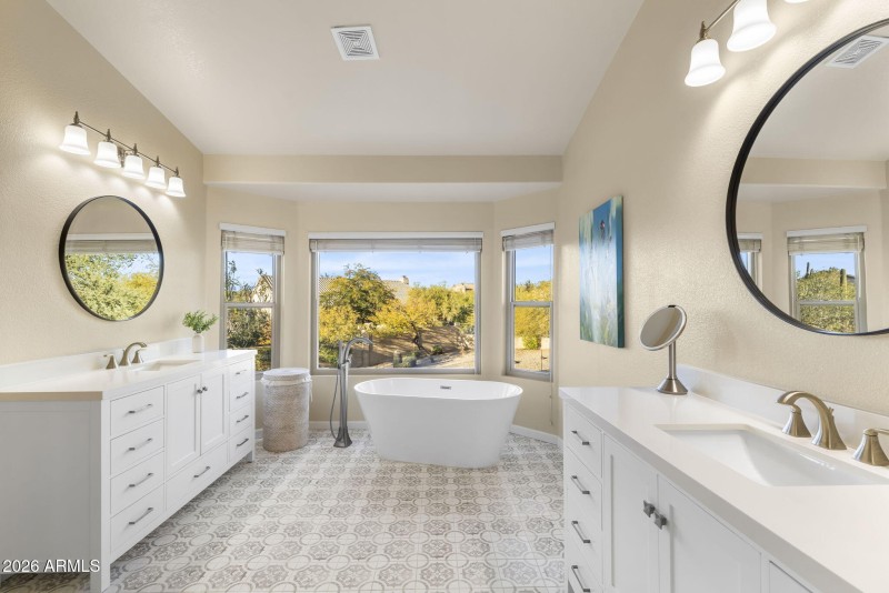 Backyard views from the primary ensuite