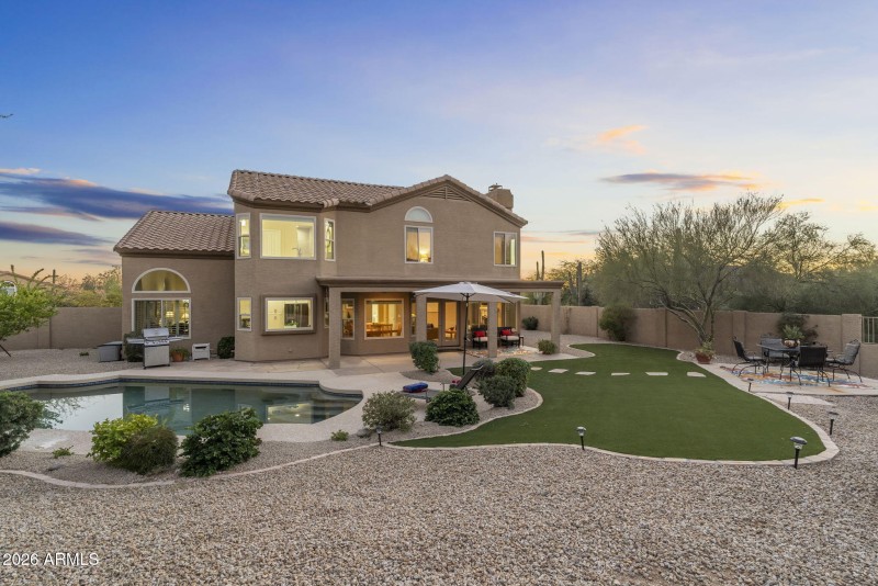 Synthetic turf w/15 year warranty