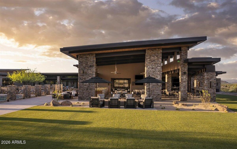 40-Mountain House Lawn