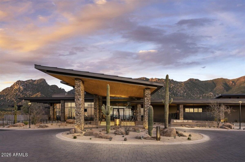 49-Mountain House Entry