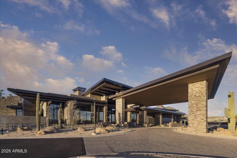 51-Mountain House Entry & Patio