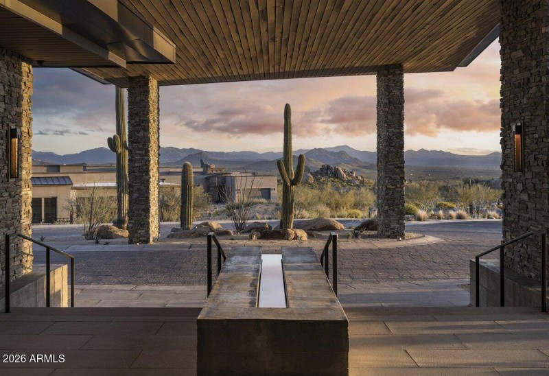 53-Mountain House Entry