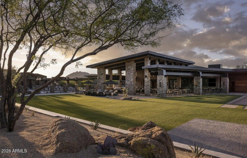 55-Mountain House Lawn II