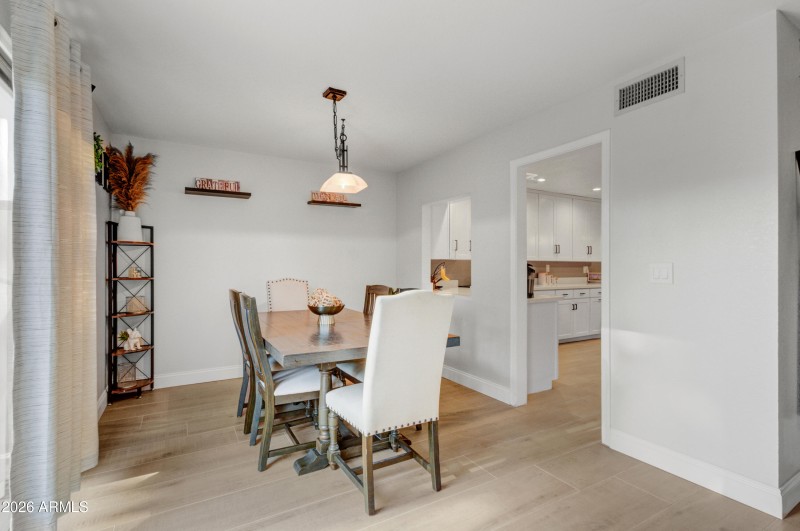 005_Dining Room to Kitchen