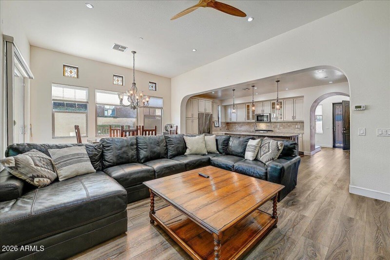 09-Conversation Area