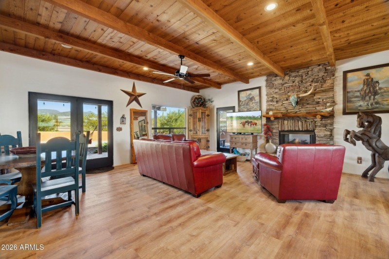 9-web-or-mls-39913-n-26th-st