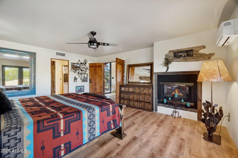 22-web-or-mls-39913-n-26th-st