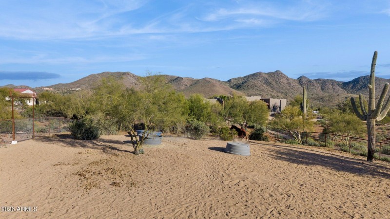 66-web-or-mls-39913-n-26th-st