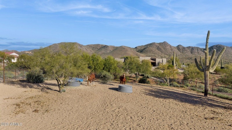 67-web-or-mls-39913-n-26th-st