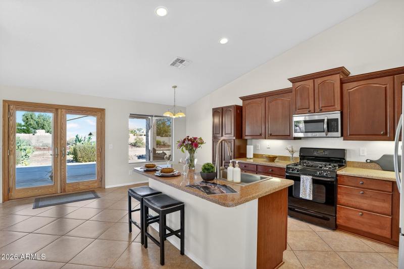 Spacious Kitchen & Pantry Storage
