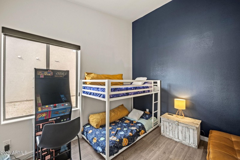 guest bed 1 + closet