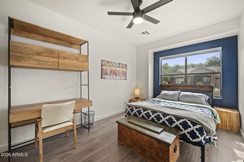 guest bed 2 + closet