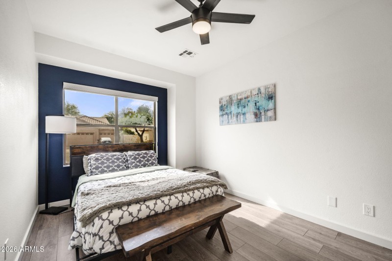 guest bed 3 + closet