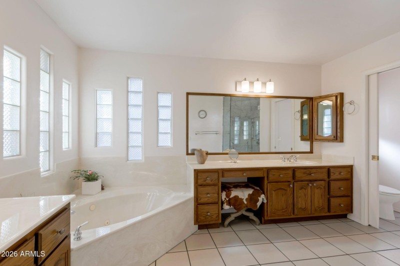 26-web-or-mls-QP-3389