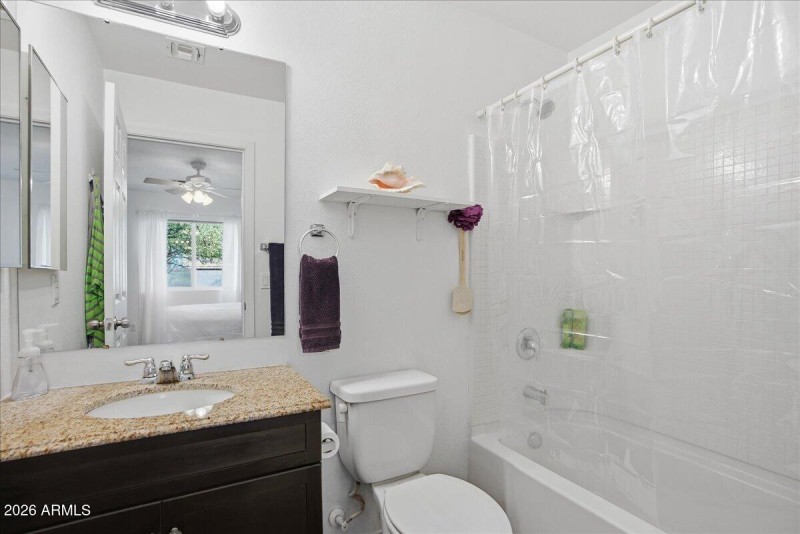 16-10330 N 86th Ave_RedHogMedia