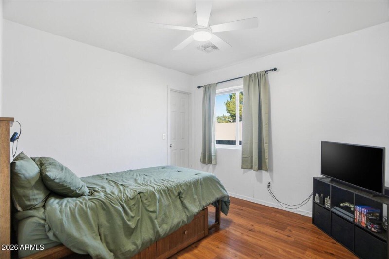 18-10330 N 86th Ave_RedHogMedia